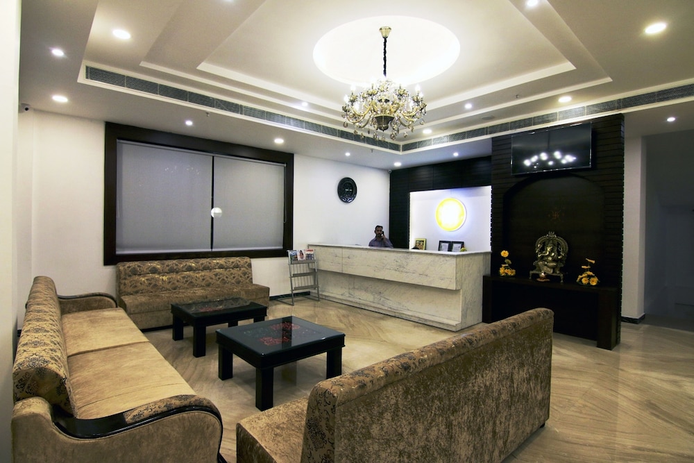 Hotel Trinetar Gardens & Banquets